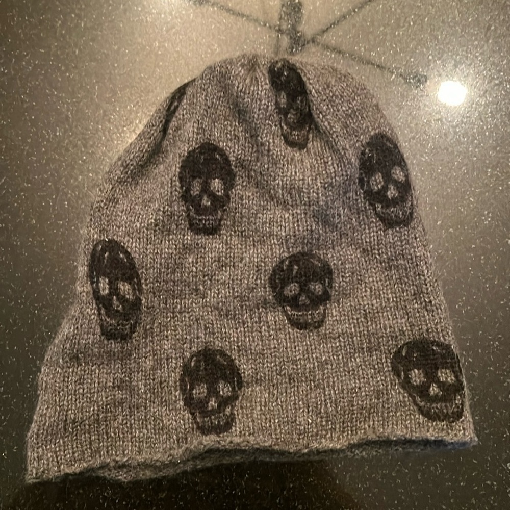 Skull cashmere hat